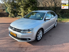 Volkswagen Jetta - 1.2 TSI Comfort Executive Line / Navi / Airco / NAP / PDC / Apk