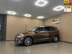 Volkswagen Touran - 1.4 TSI Highline 7p * Automaat / 7 Persoons / Trekhaak / Navigatie
