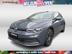 Volkswagen Golf - 1.5 TSI Style 150pk Panoramadak / IQ LED verlichting / App-connect / Navigatie High / Park