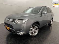 Mitsubishi Outlander - 2.0 Intense+ 7p /Trekhaak / Camera