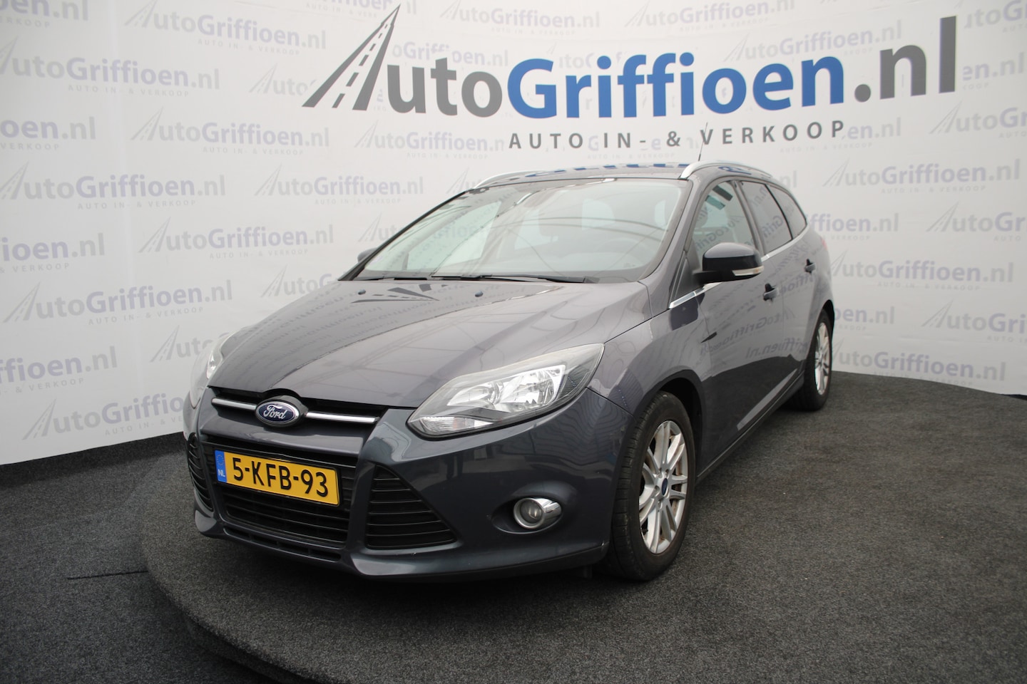 Ford Focus Wagon - 1.0 EcoBoost Titanium nette station met trekhaak - AutoWereld.nl
