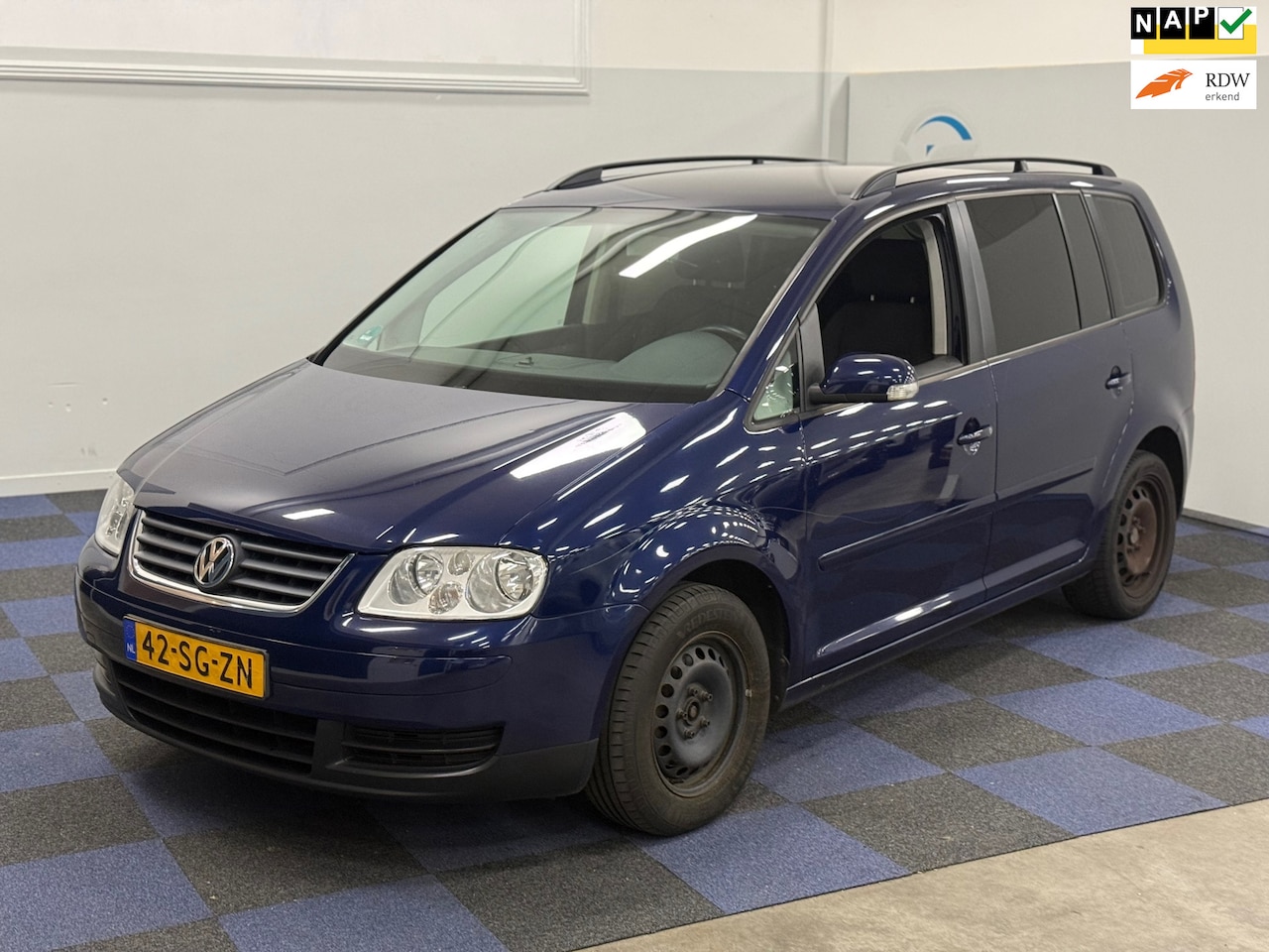 Volkswagen Touran - 1.6-16V FSI Trendline / AIRCO / INRUIL VERKREGEN / 11 MAANDEN APK - AutoWereld.nl
