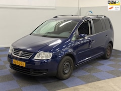 Volkswagen Touran - 1.6-16V FSI Trendline / AIRCO / INRUIL VERKREGEN / 11 MAANDEN APK
