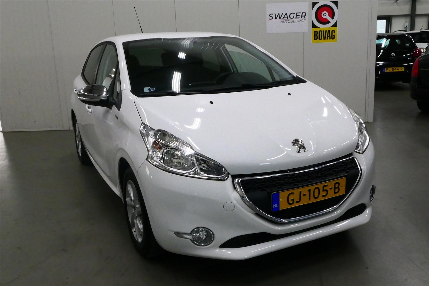 Peugeot 208 - 1.2 PureTech 82PK 5D Style (Dealer onderhouden) - AutoWereld.nl