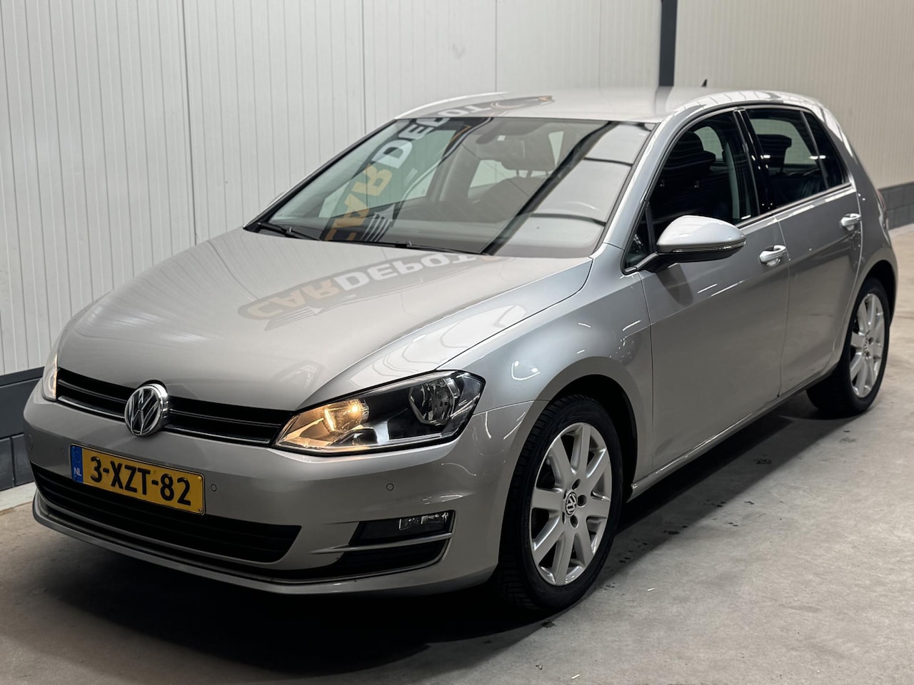 Volkswagen Golf - 1.2 TSI Highline Nette Wagen 4 Deurs - AutoWereld.nl