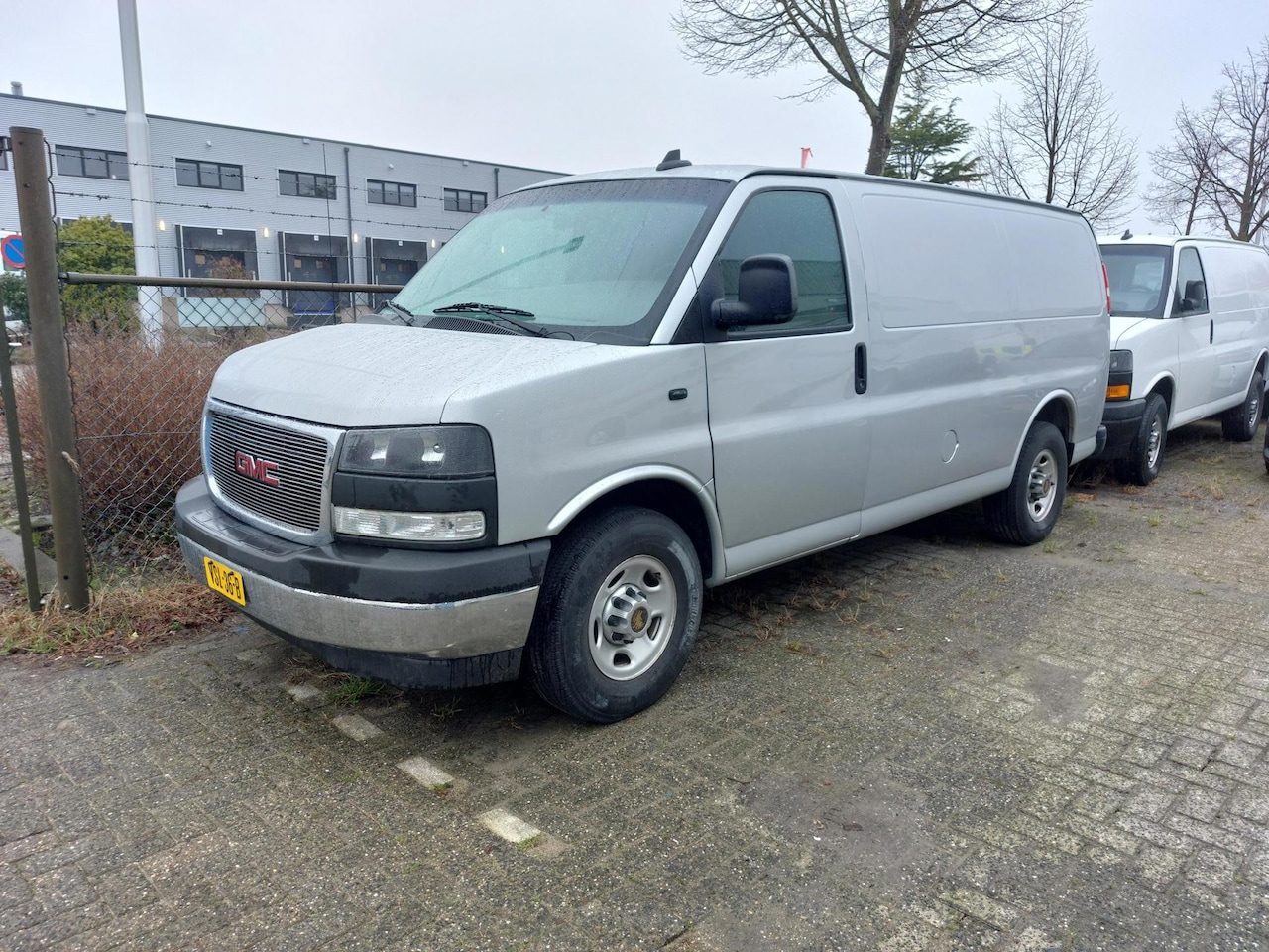 Chevrolet Chevy Van - USA /GMC SAVANA 6.0 met LPG G3 onderbouw / 25000 KM maar gereden !! - AutoWereld.nl