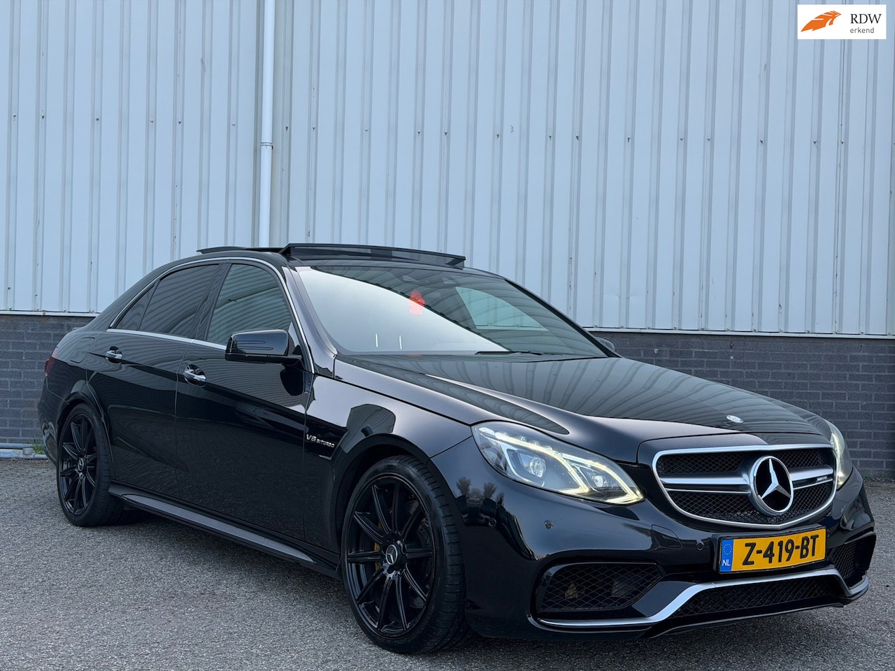 Mercedes-Benz E-klasse - AMG 63 4MATIC PANO/LED/FULL OPTION - AutoWereld.nl
