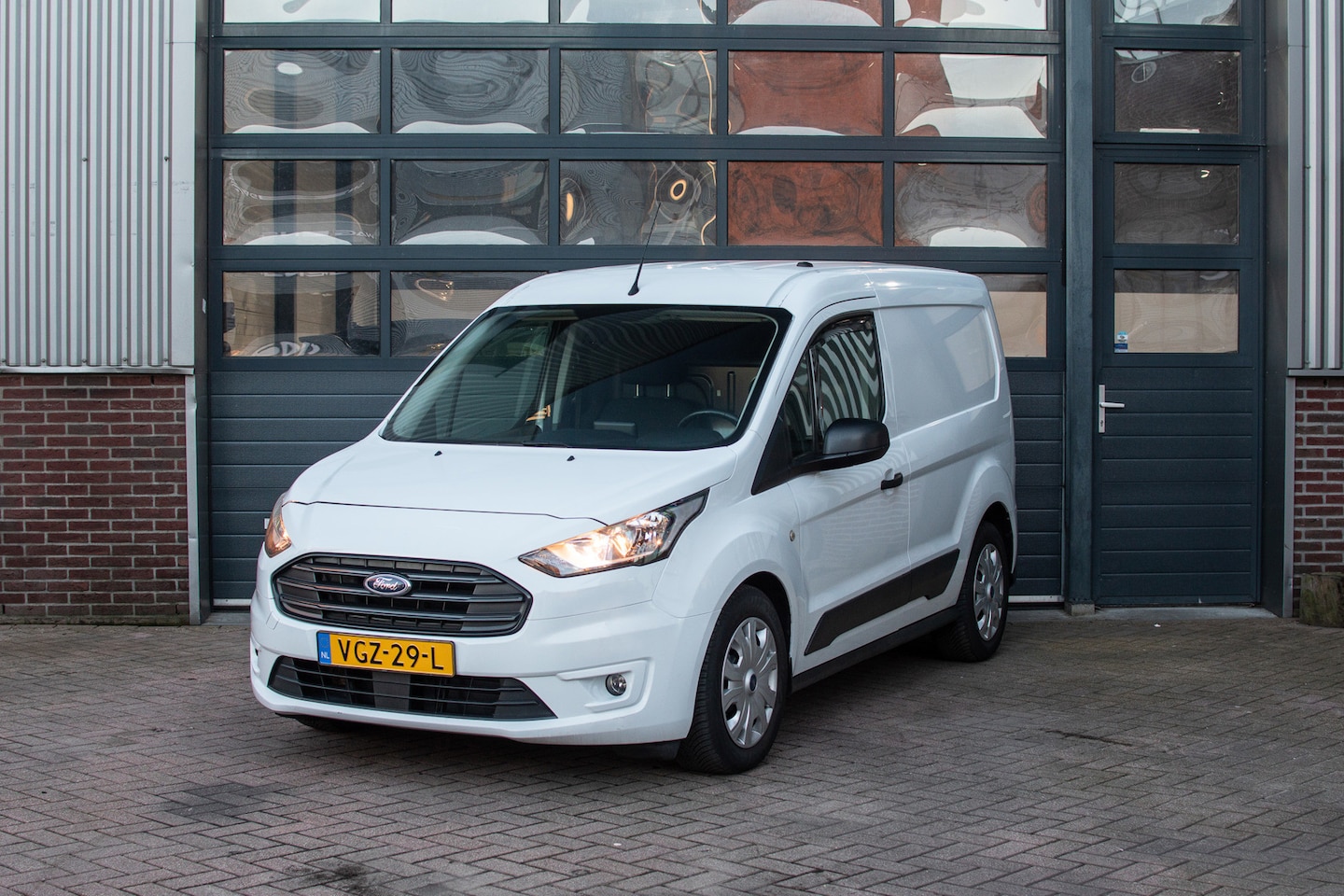 Ford Transit Connect - 1.5 EcoBlue L1 Trend Automaat*Navi*Trekhaak - AutoWereld.nl
