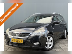 Kia Cee'd Sporty Wagon - BWJ 2013 | 1.4I 105PK Navigator Plus Pack | TREKHAAK | AIRCO | NAVI | CRUISE |