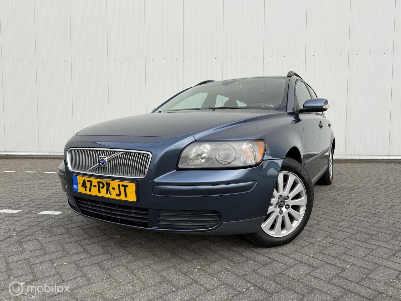 Volvo V50 - 2.4 Momentum Airco NAP Cruise Onderhoud All season - AutoWereld.nl