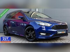 Ford Focus - 1.5 EcoBoost ST Line LED/Winterpakket/Trekhaak/18"