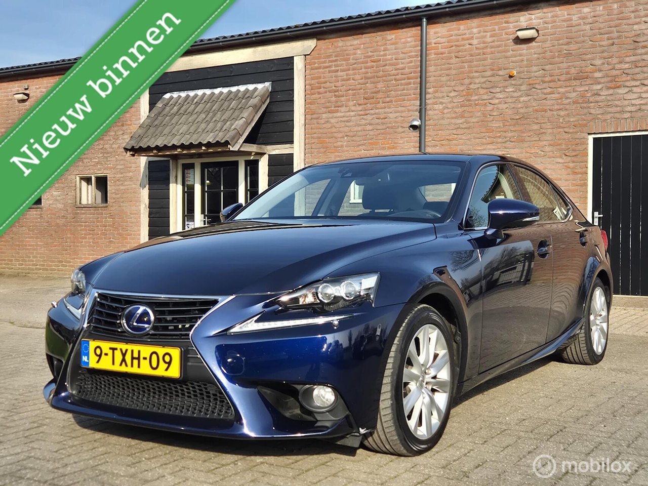 Lexus IS - 300h Edition I Camera I 2e Eigenaar I Dealer ondr - AutoWereld.nl