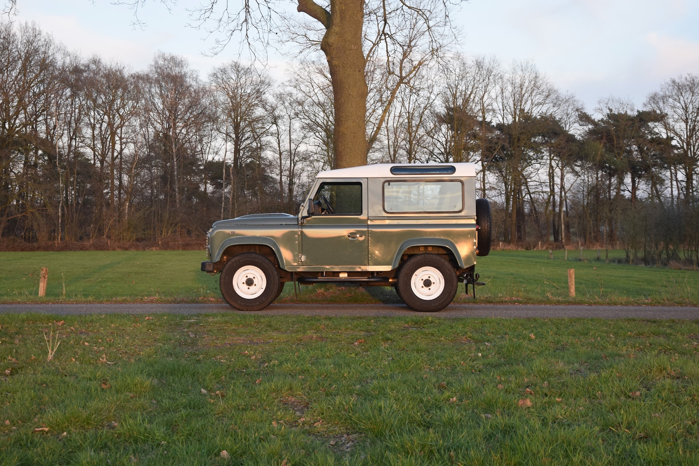 Land Rover Defender - 2.4 TD SW 90" Rough Keswick Green - 89.898km Y2011 - AutoWereld.nl