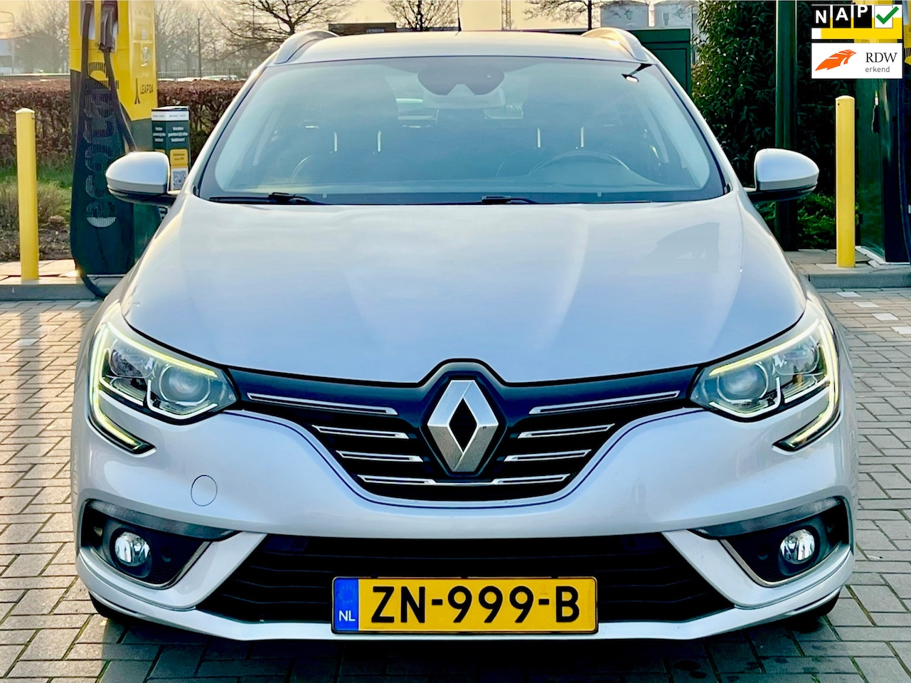 Renault Mégane Estate - 1.3 TCe Bose 2019 AUTOMAAT NAV/CAMERA/LEER - AutoWereld.nl