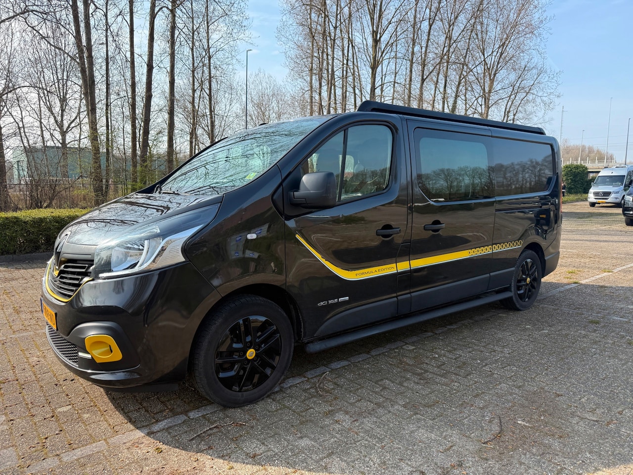 Renault Trafic - 1.6 dCi T29 L2 DubCab Euro 6 Formula Edition Yellow Energy 1-eigenaar - AutoWereld.nl
