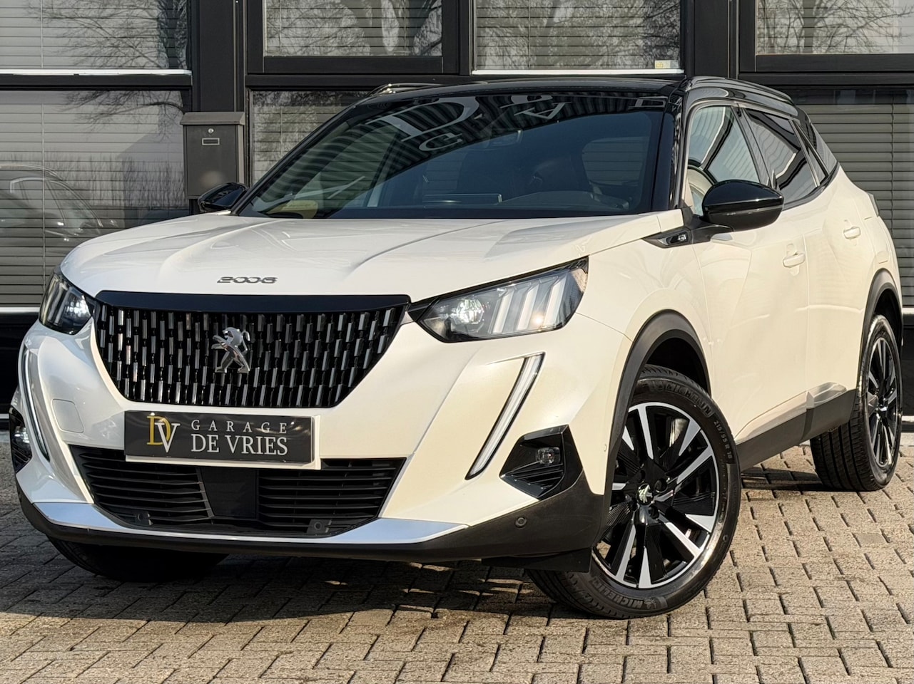 Peugeot 2008 - 1.2 PureTech GT Aut ACC Focal Massage Full Option Garantie - AutoWereld.nl