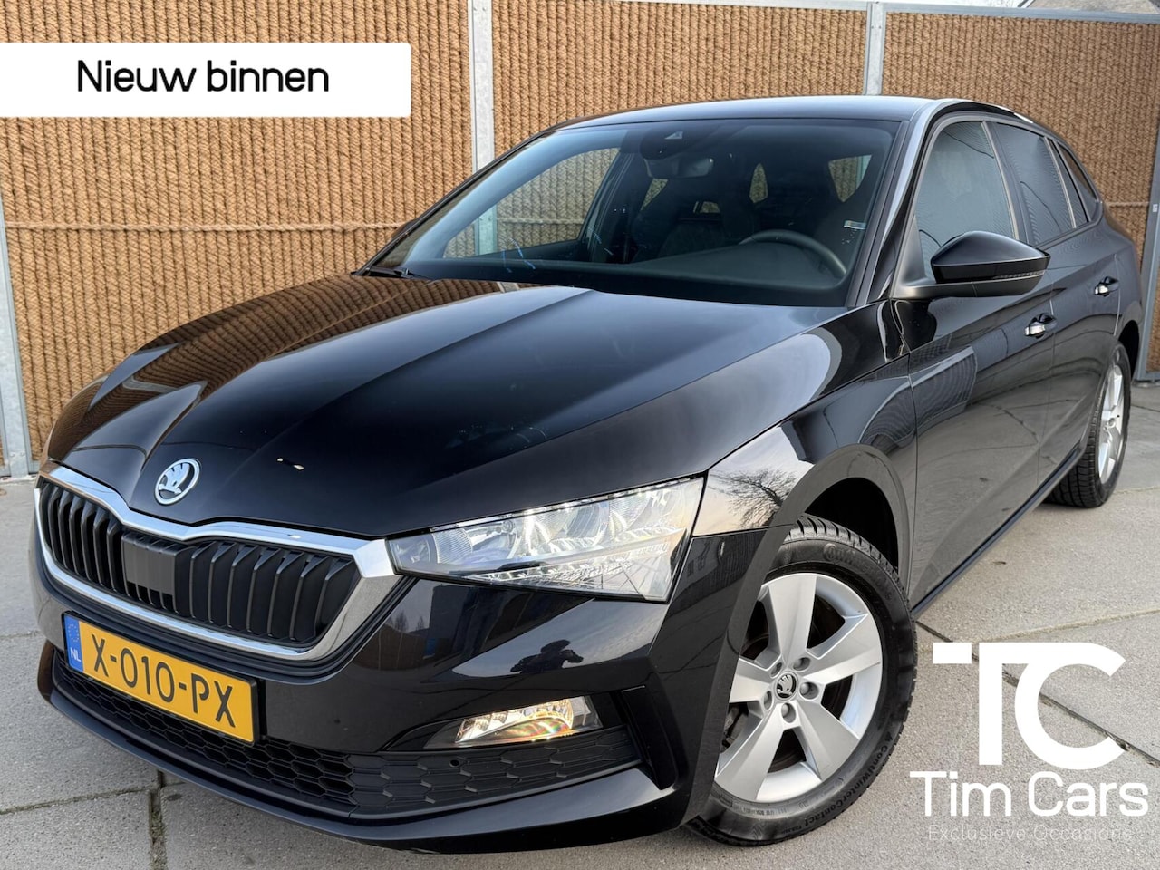 Skoda Scala - 1.0 TSI Sport Business 110pk 6-bak | Apple CarPlay | LED | Lane assist | Cruise & climate - AutoWereld.nl