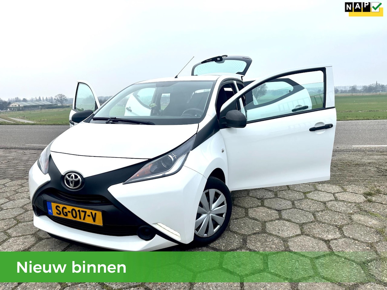 Toyota Aygo - 1.0 VVT NAP 5D AIRCO XENON BLUETOOTH NIEUWE MODEL - AutoWereld.nl