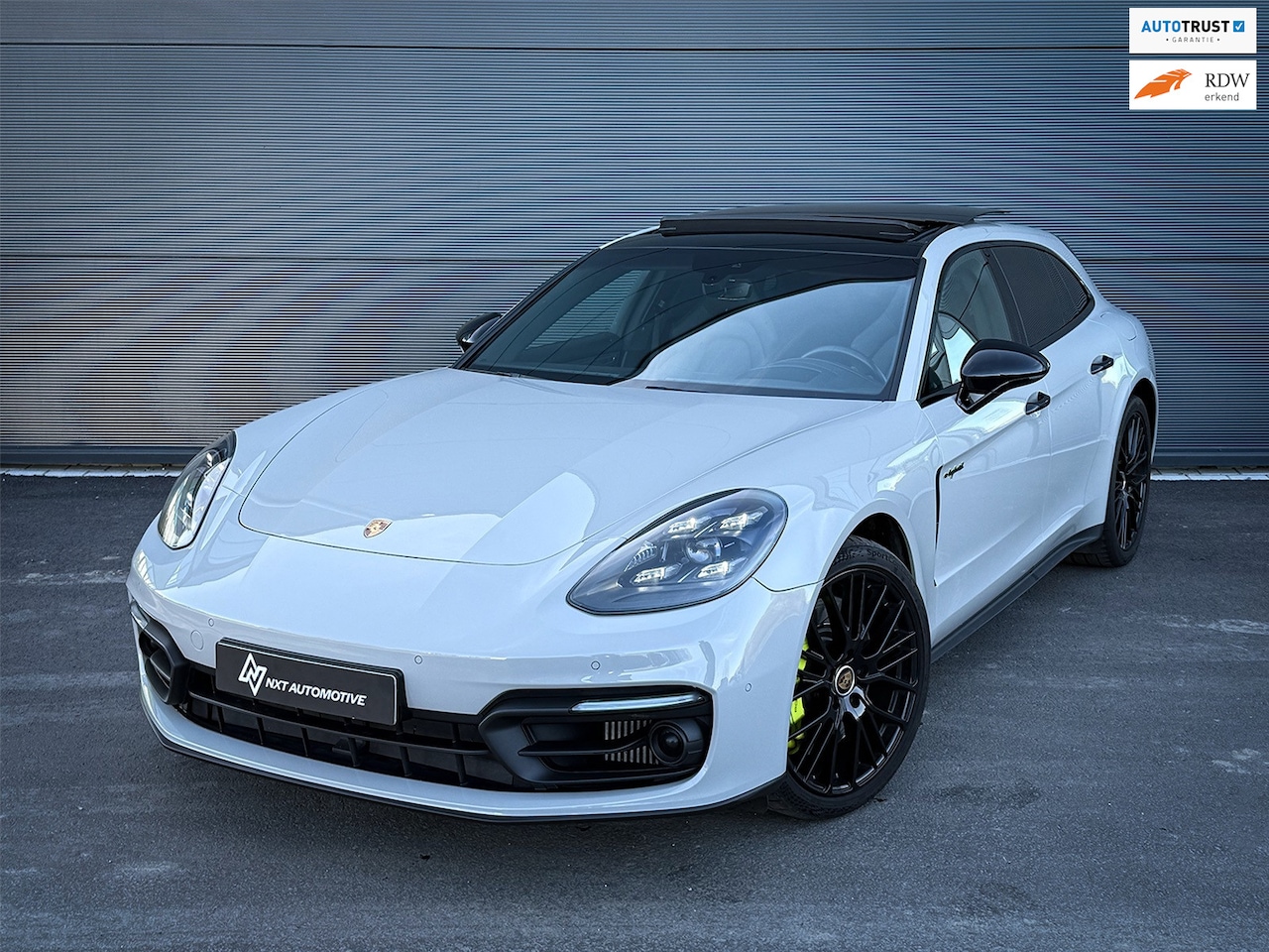 Porsche Panamera Sport Turismo - Porsche Panamera Sport Turismo 2.9 4S E-Hybrid, Sport Uitlaat, Sport Chrono, Pano, 21'', B - AutoWereld.nl