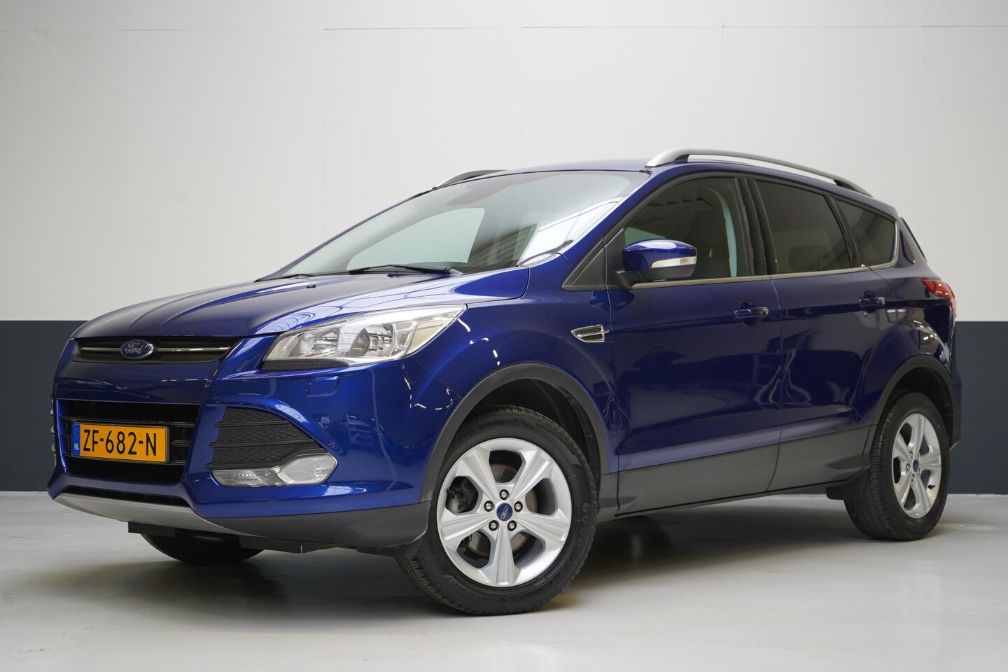 Ford Kuga - 1.5 Titanium | Navigatie | Lm velgen | Trekhaak | Stoelverwarming | Cruise control - AutoWereld.nl