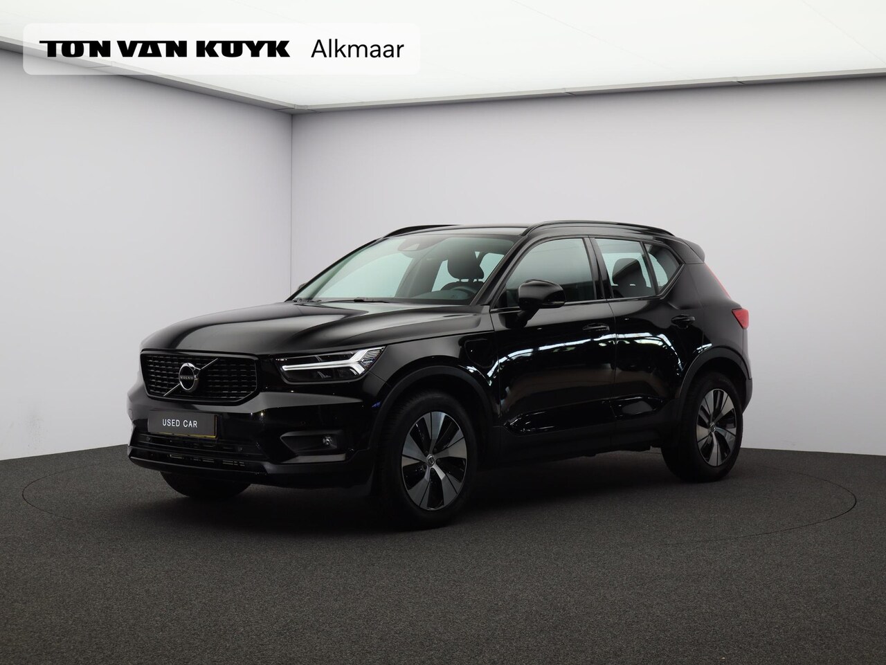 Volvo XC40 - 1.5 T4 Recharge R-Design Expression / Adaptive Cruise / BLIS / Pilot Assist / Parkeercamer - AutoWereld.nl