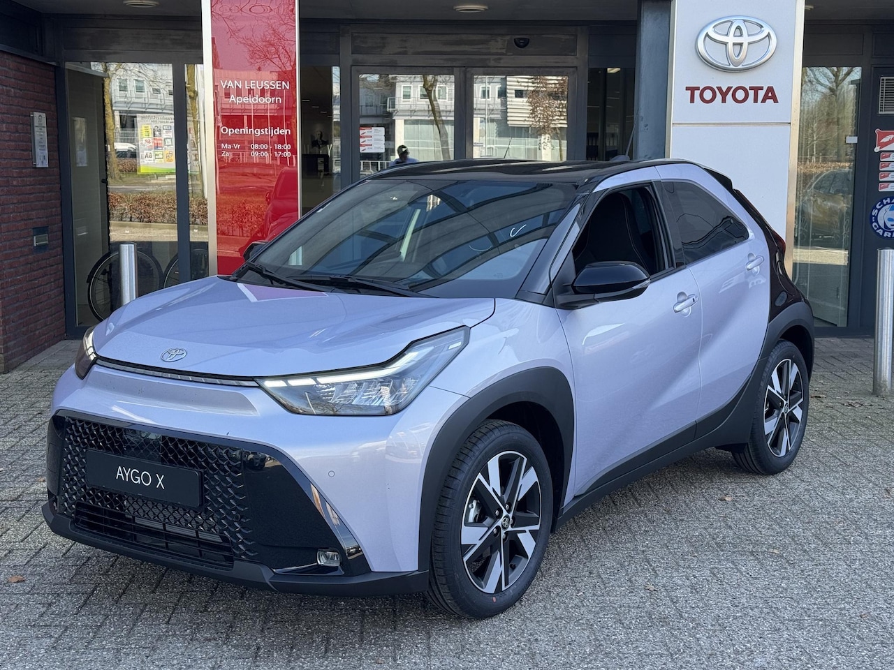 Toyota Aygo X - Hybrid 115 pulse NIEUW MODEL! PARK-SENSOREN KEYLESS CLIMA CAMERA AD-CRUISE 17'' LM-VELGEN - AutoWereld.nl