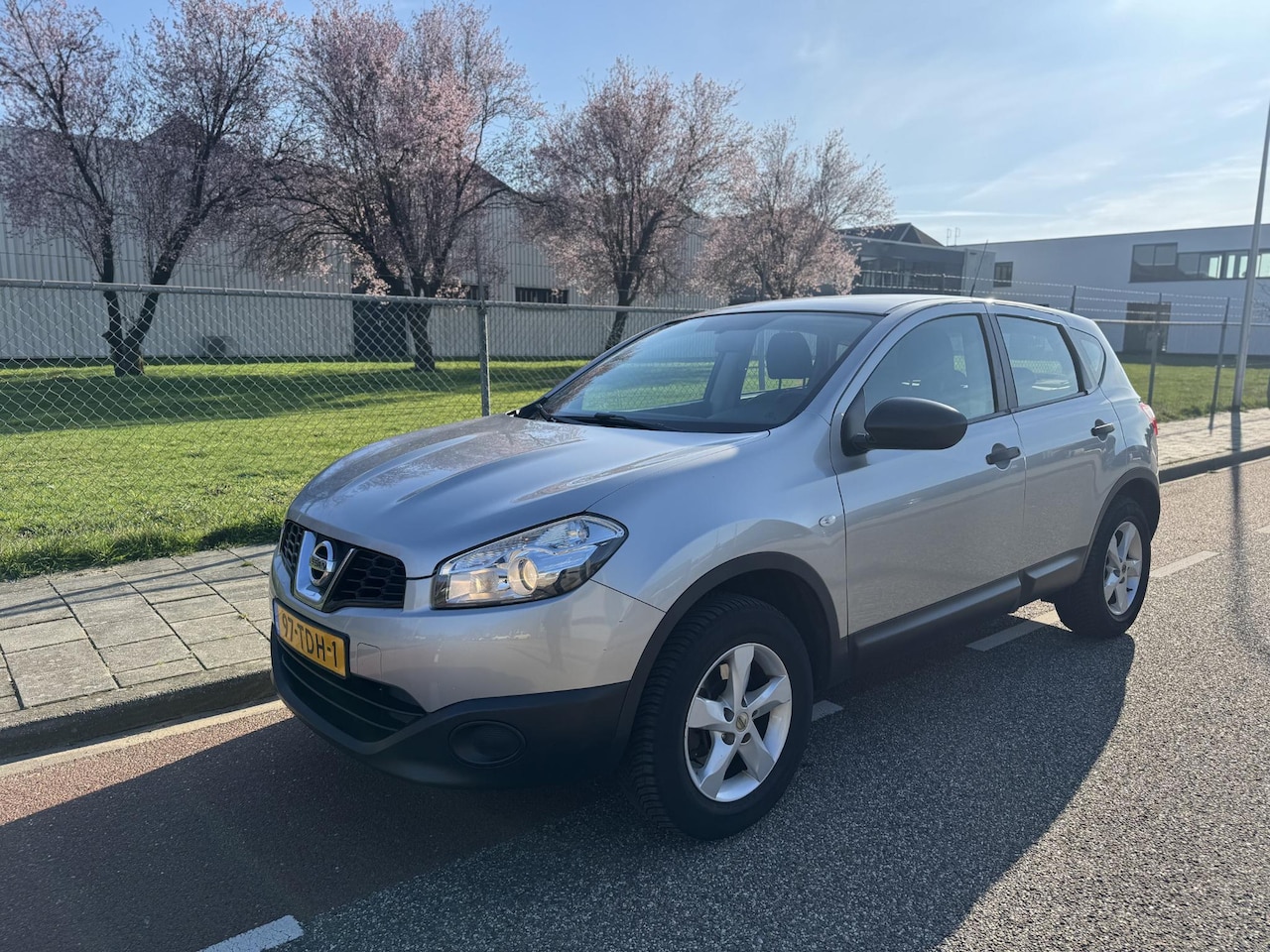 Nissan Qashqai - 1.6 Visia Airco|Trekhaak| Grote beurt| NAP - AutoWereld.nl