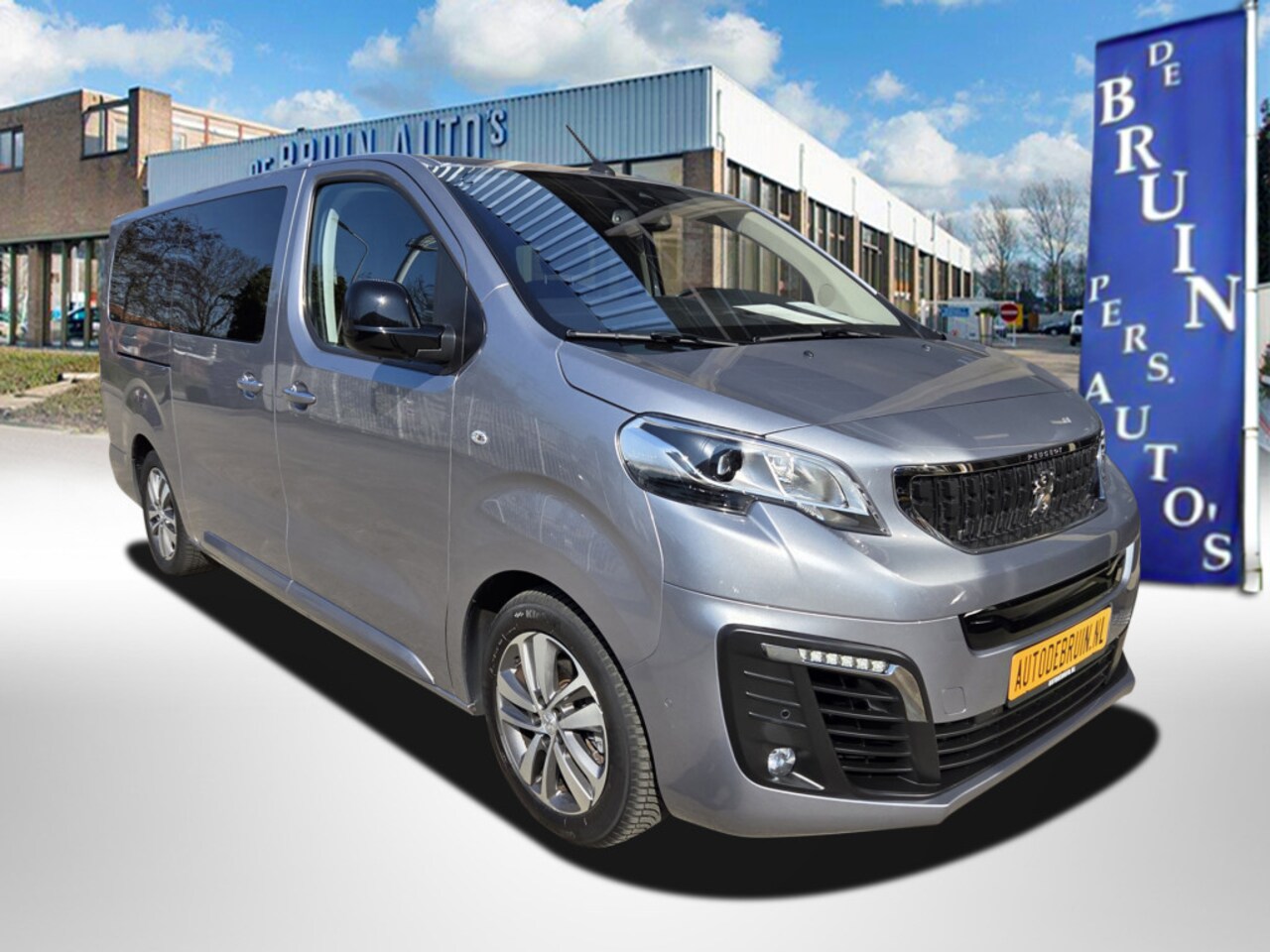 Opel Vivaro-e - / Peugeot e-Traveller 75 kWh Allure VIP Lederen bekleding 7 Persoons Full Options - AutoWereld.nl