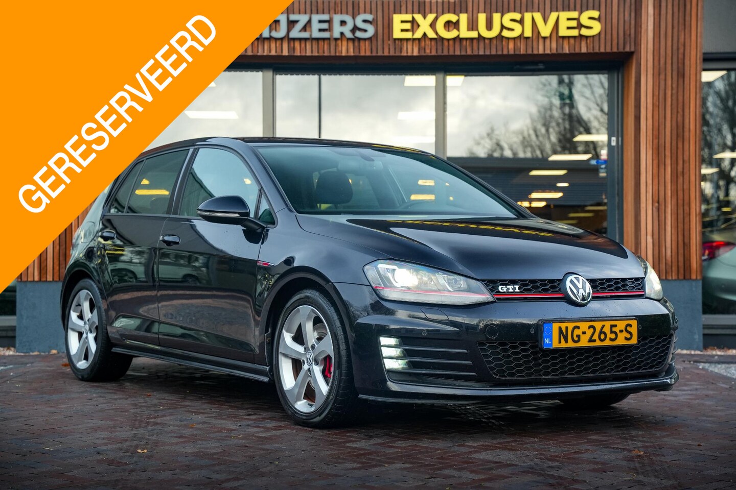 Volkswagen Golf - 2.0 TSI GTI Navi Xenon Cruise Clima Stoelverw. PDC 17''LM - AutoWereld.nl