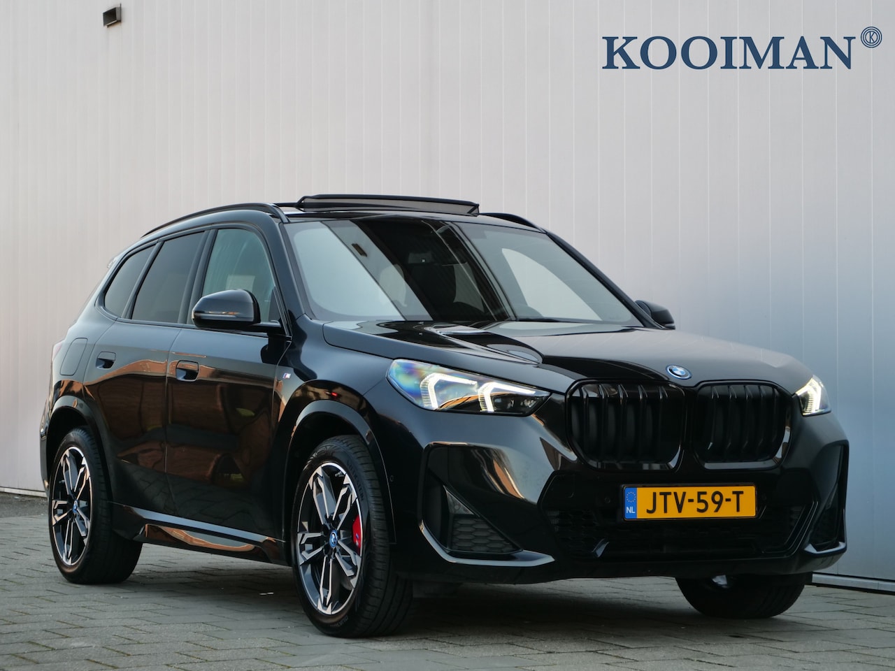 BMW X1 - xDrive25e M Sport pakket Pro 245 Pk Automaat Schuifdak / Winterpakket / Harman Kardon - AutoWereld.nl