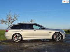 BMW 5-serie Touring - 520i High Executive 19"/trekhaak/nivo reg