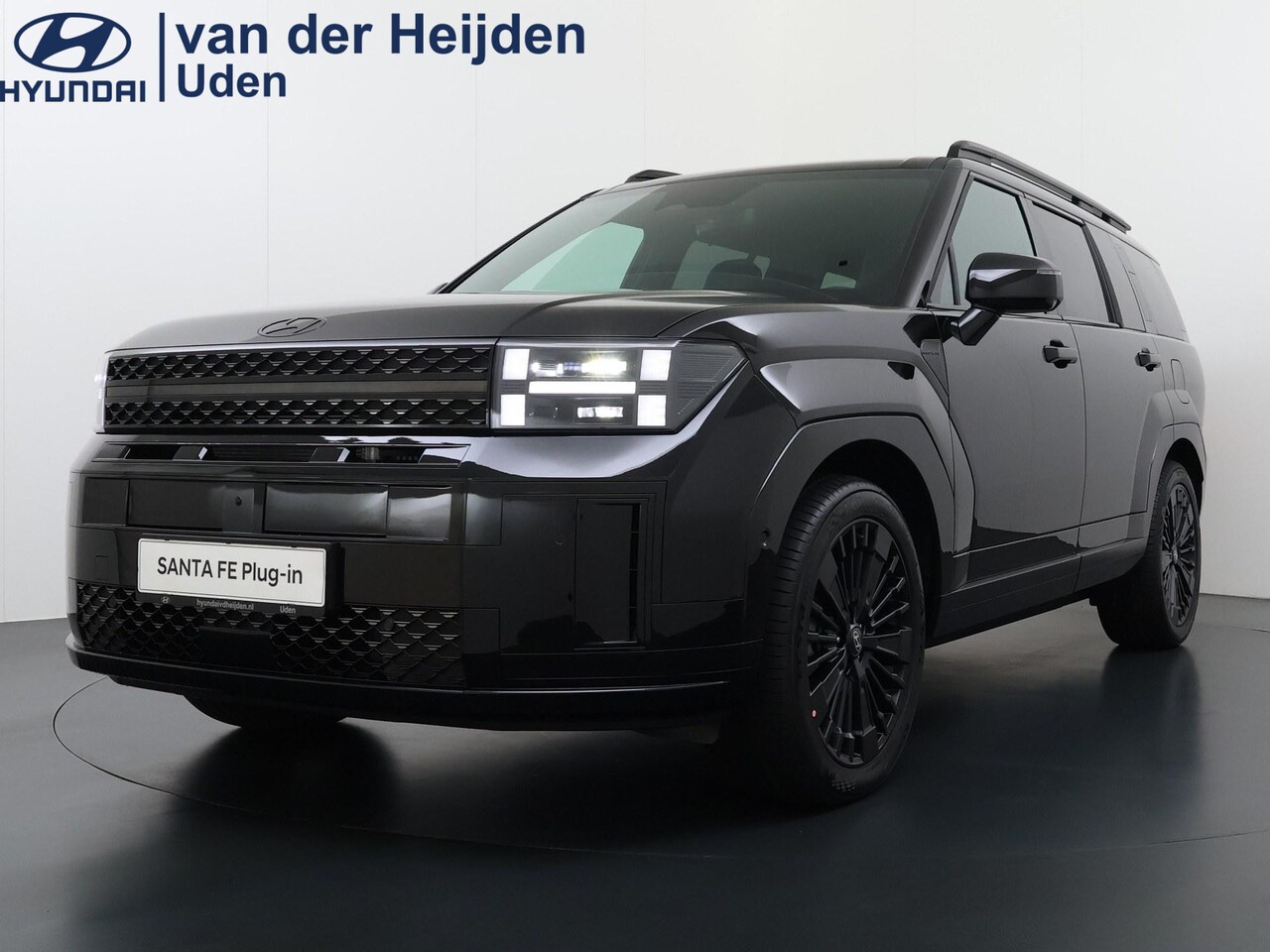 Hyundai Santa Fe - 1.6 T-GDI PHEV Black Line 4WD 7p. Full Options | Compleet Zwarte Uitvoering | All Season B - AutoWereld.nl