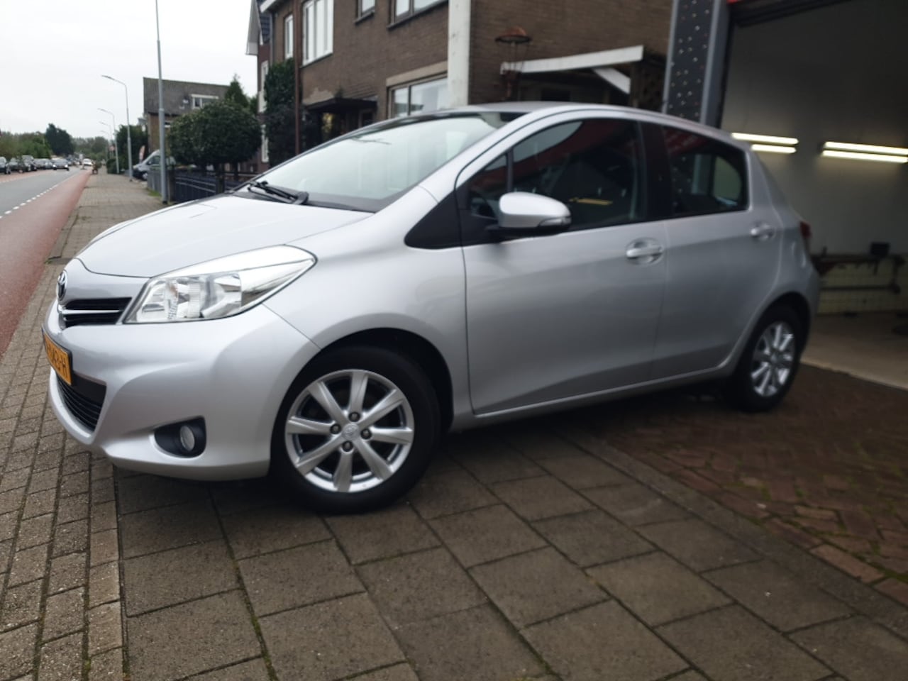 Toyota Yaris - 1.0 VVT-i Aspiration 1.0 VVT-i Aspiration - AutoWereld.nl