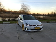 Volkswagen Golf - 2.0 TSI GTI Performance Business