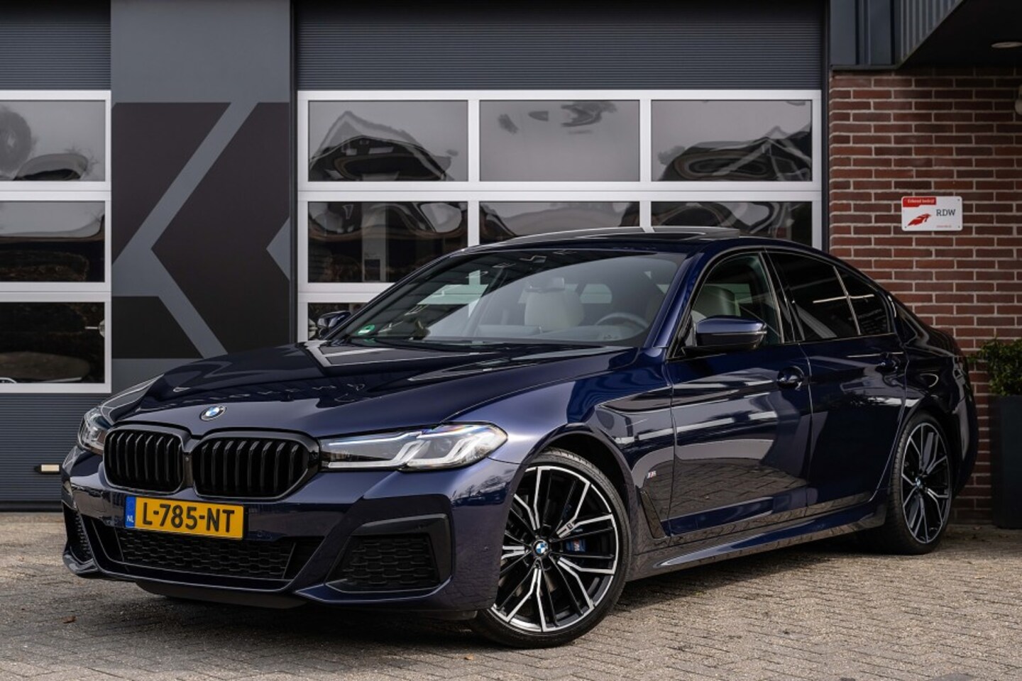 BMW 5-serie - 530 530i High Executive Edition | M Sport Pro | Panorama | Comfort Seats | Harman/Kardon | - AutoWereld.nl