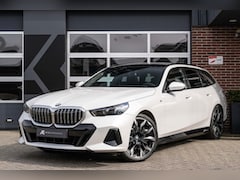 BMW 5-serie Touring - 520i M Sport | Panorama | Bowers & Wilkins | Head-Up | 360° | 21 Inch | Driving Ass. Plus