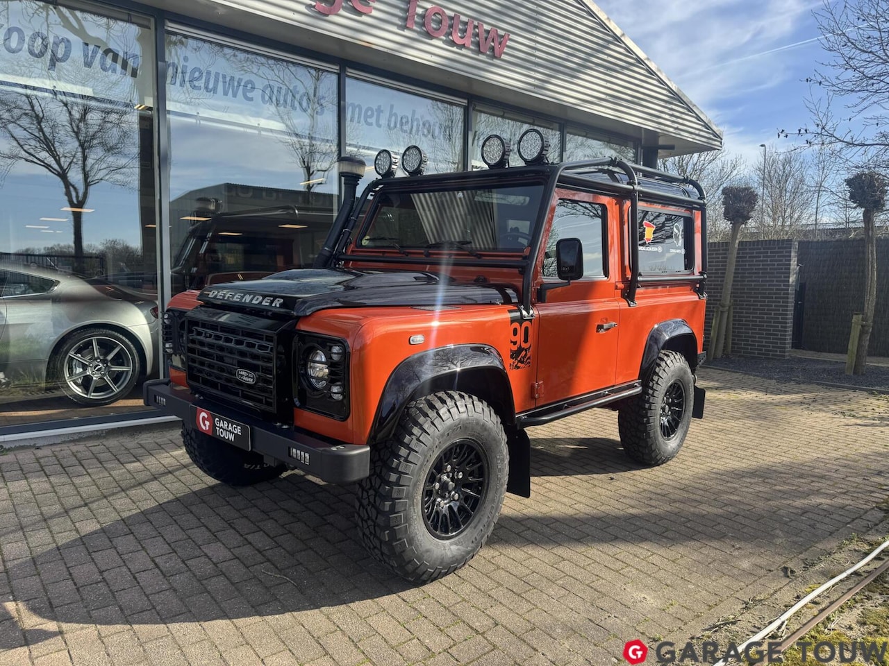 Land Rover Defender - 2.2 D SW 90" Adventure Limited Edition 2.2 D SW 90" Adventure+ Limited Edition - AutoWereld.nl