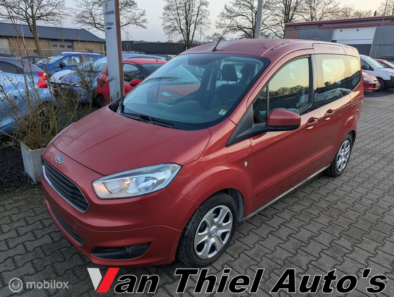 Ford Tourneo Courier - 1.0 Titanium 1.0 Titanium - AutoWereld.nl