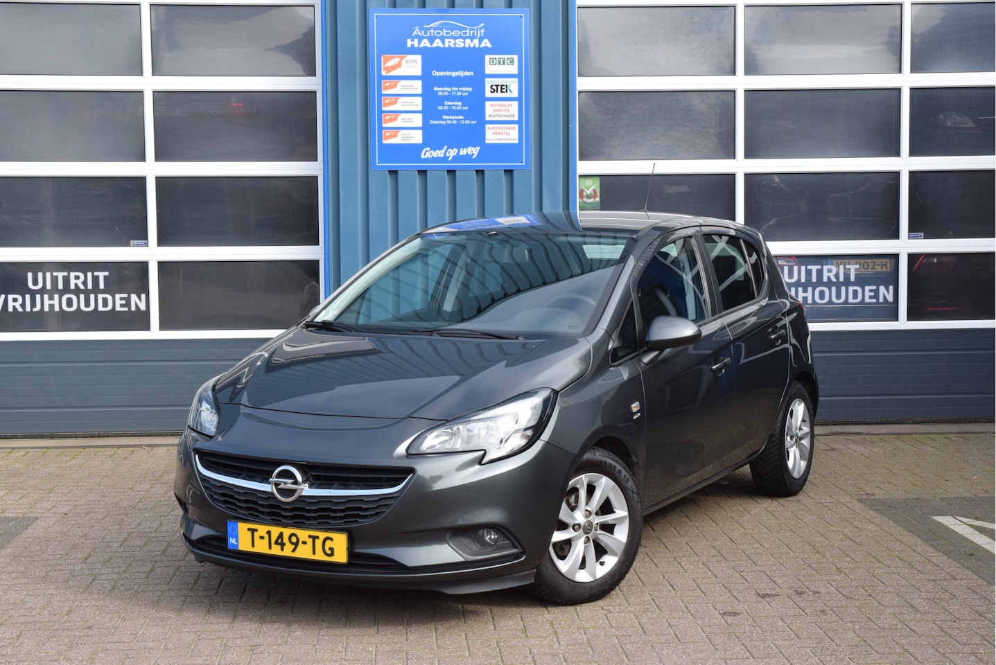 Opel Corsa - 1.4 Business+ Automaat Cruise-control - AutoWereld.nl