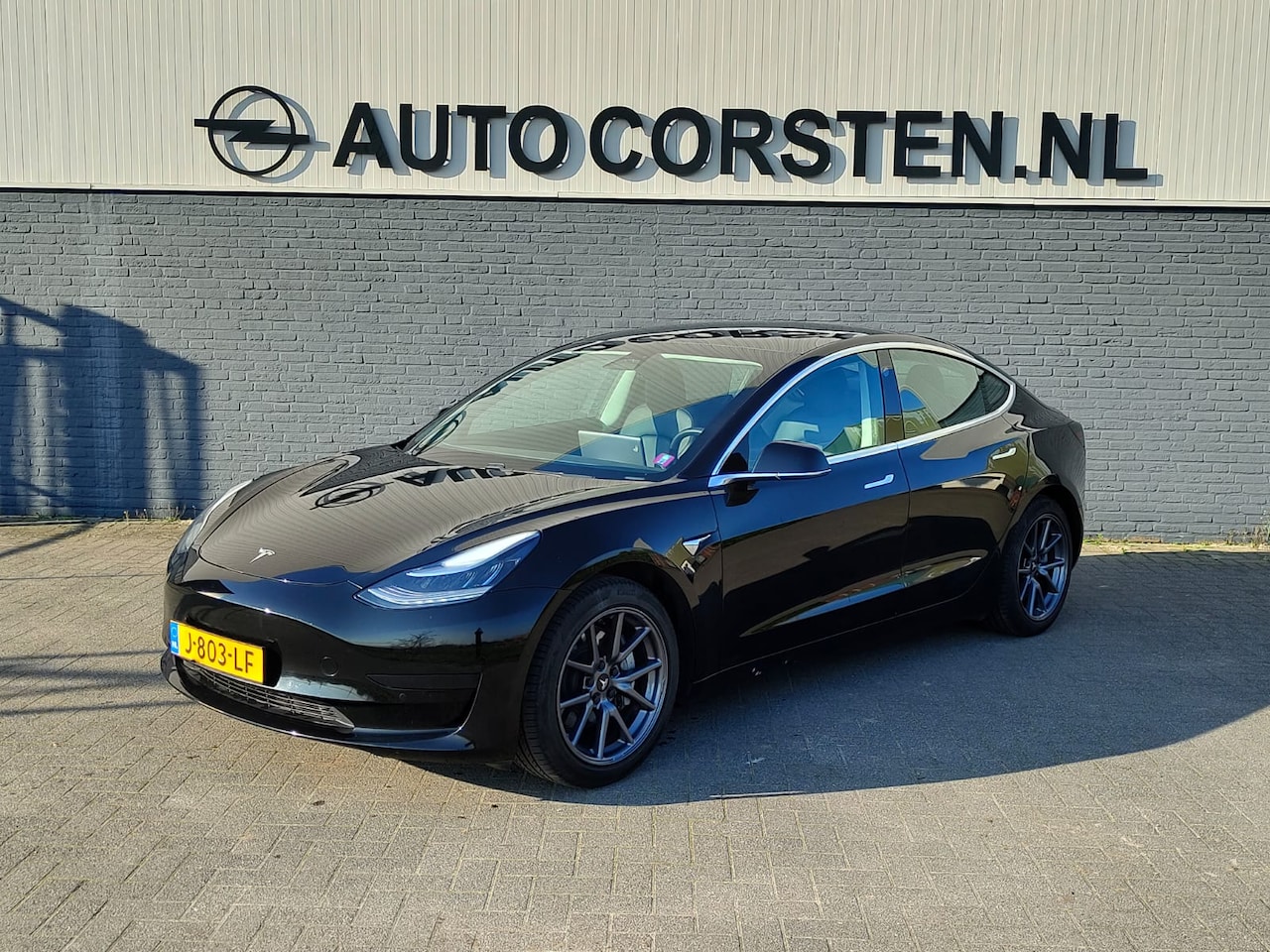 Tesla Model 3 - SR+ 325PK AutoPilot Leer Pano-Dak Adaptive Cruise Camera's Elektr.-Stuur+Stoelen+Spiegels+ - AutoWereld.nl