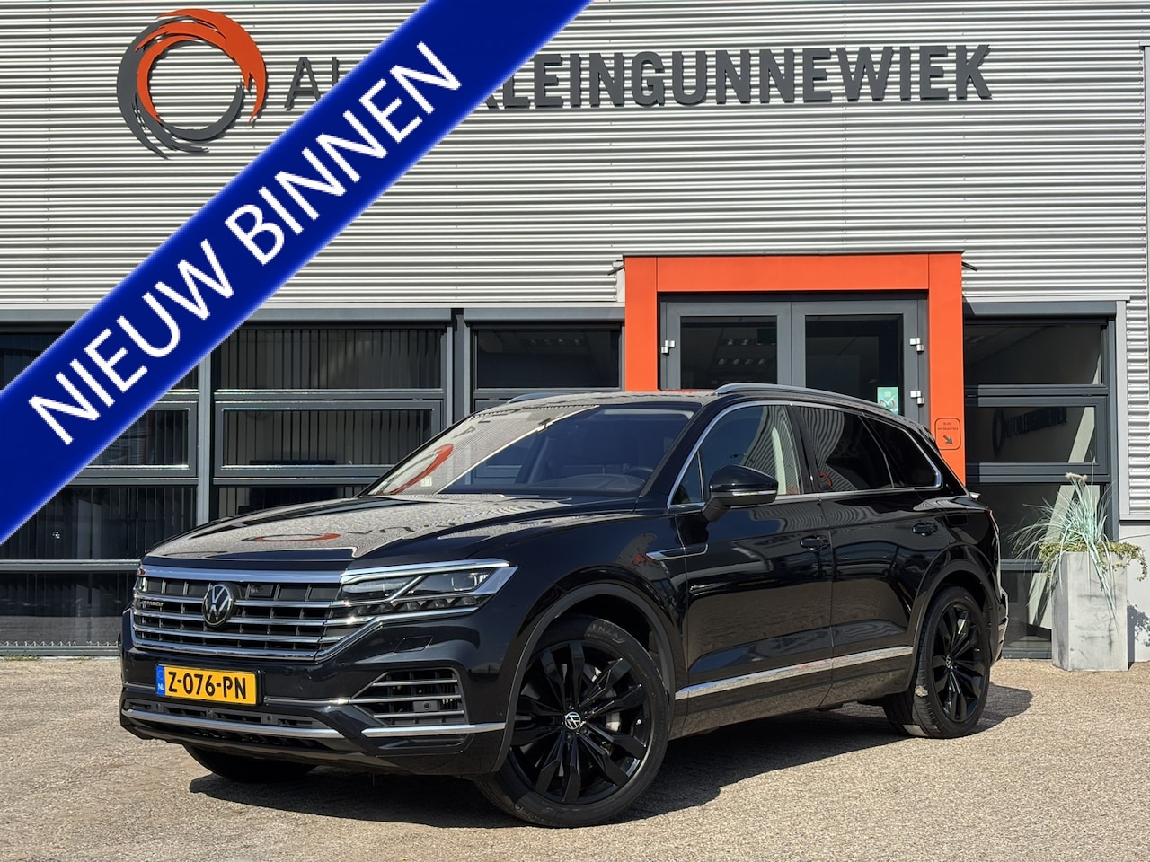 Volkswagen Touareg - 3.0 TSi eHybrid 4MOTION / 3.500kg Trekgewicht / Wegklapbare Trekhaak / Schuifkanteldak / - AutoWereld.nl