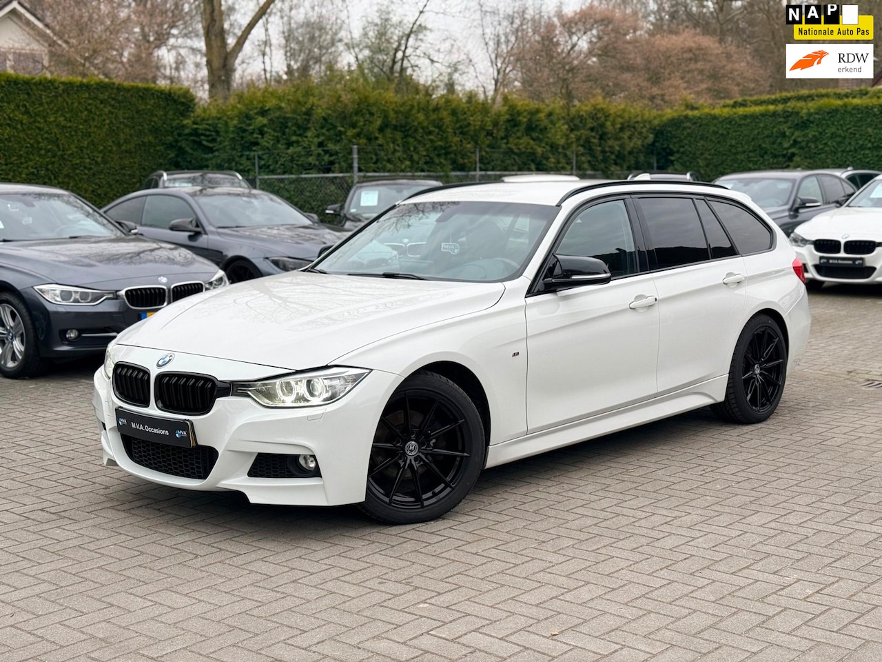 BMW 3-serie Touring - 316i Executive M Sport|Nieuwe Ketting + Klepseals|Navigatie|Cruise control|Climate control - AutoWereld.nl