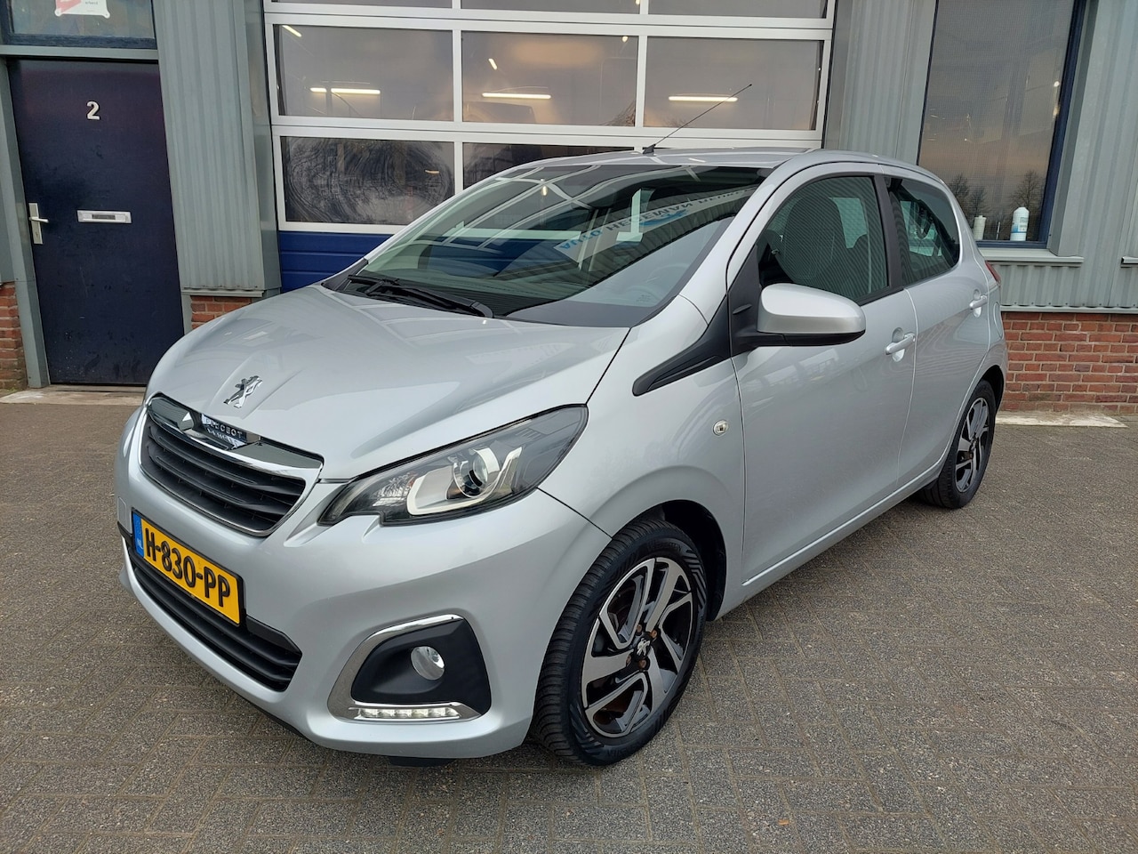 Peugeot 108 - 1.0 e-VTi Envy - AutoWereld.nl