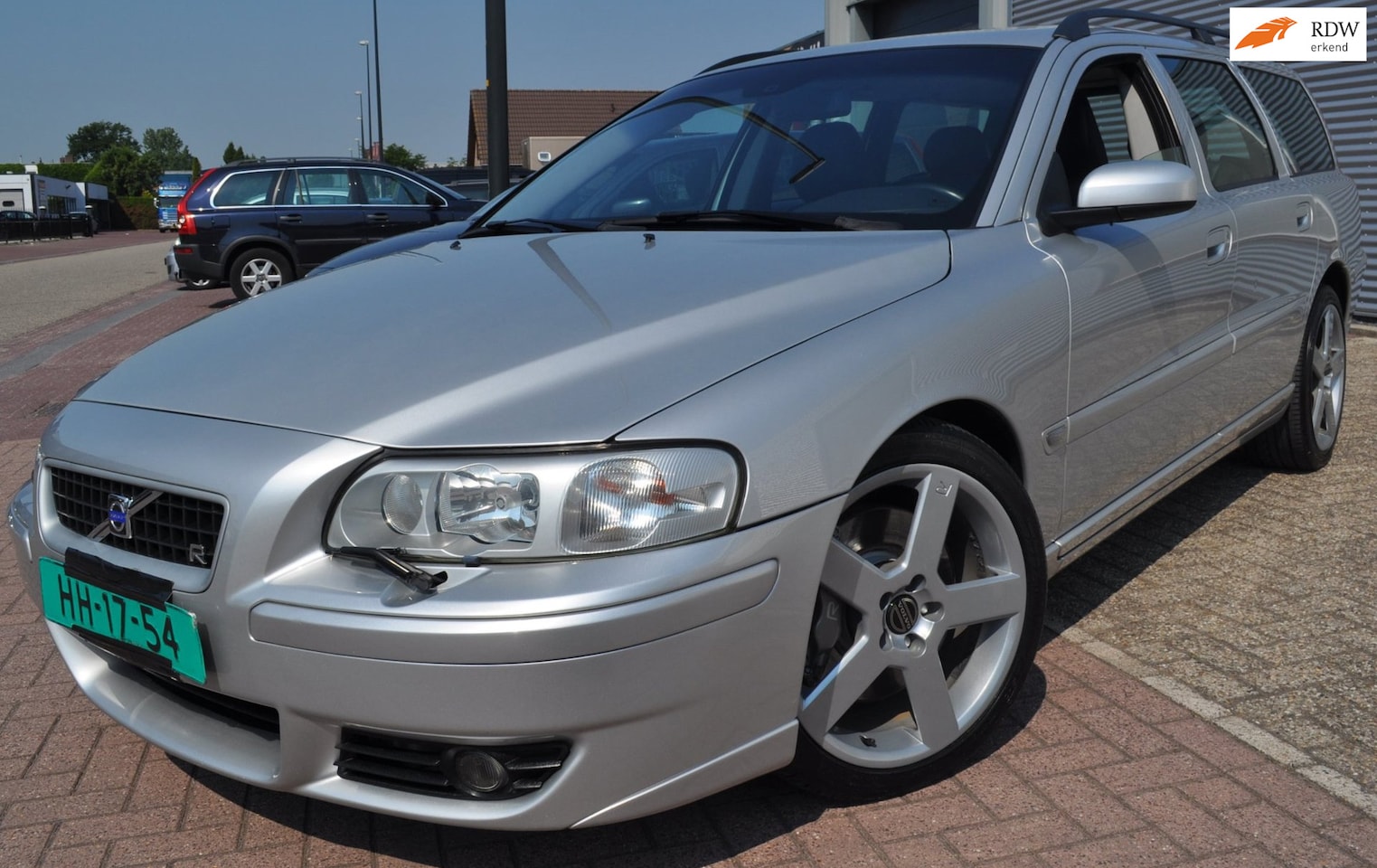 Volvo V70 - 2.5 R Facelift 6 gear autom, netto € 16.325 - AutoWereld.nl