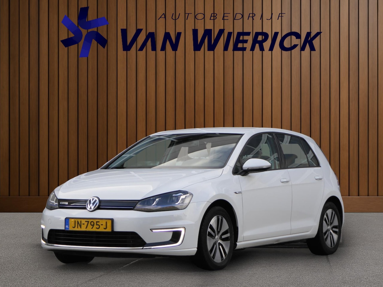 Volkswagen e-Golf - E-Golf | LED | Navi | Clima | Apple Carplay | NAP - AutoWereld.nl