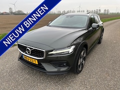 Volvo V60 Cross Country - 2.0 D4 AWD Intro Edition Full Options