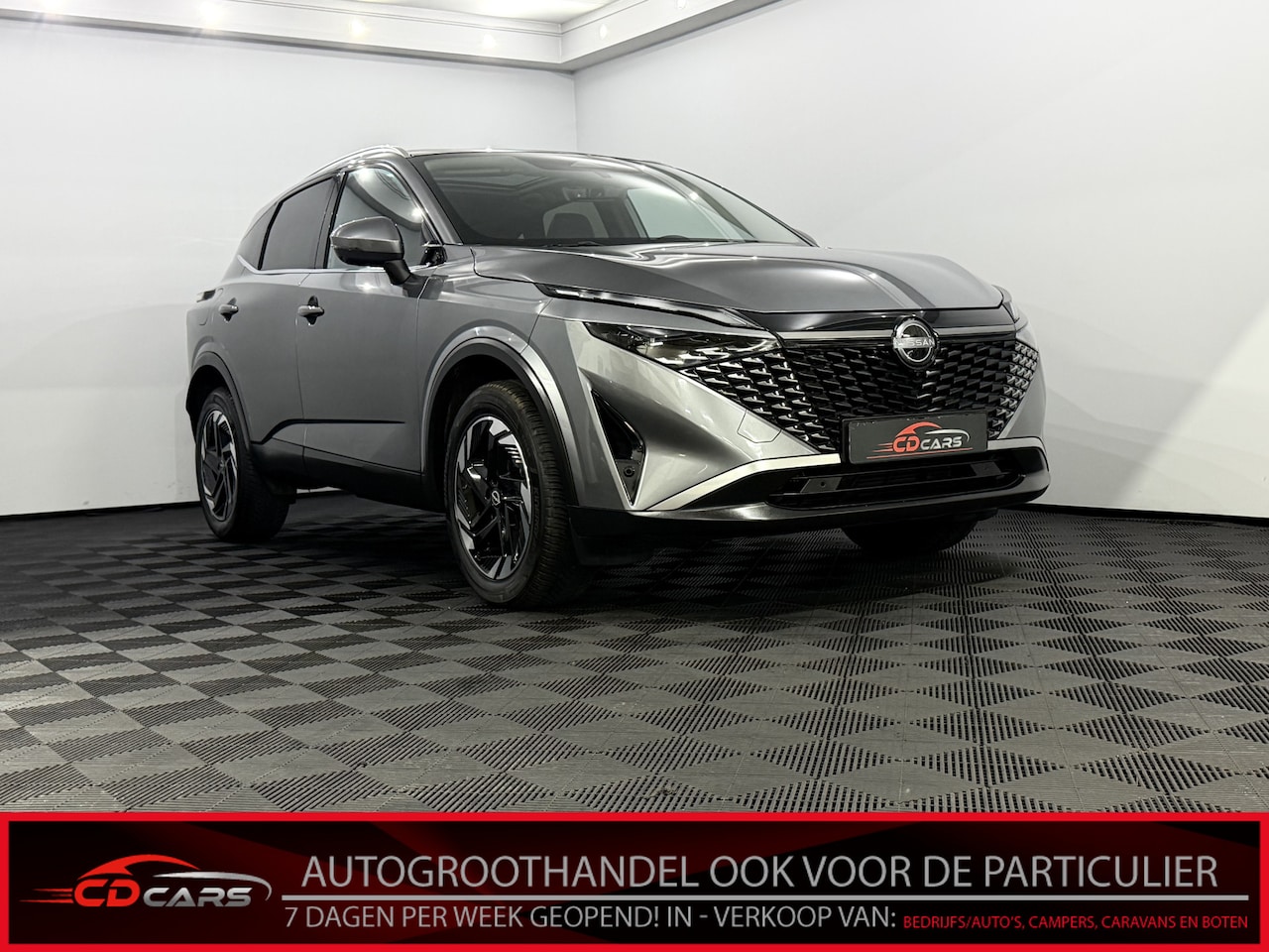 Nissan Qashqai - 1.3 MHEV Xtronic N-Connecta Pano, Half leder, 360 Camera, Stoelverwarming, Navi, Elektrisc - AutoWereld.nl