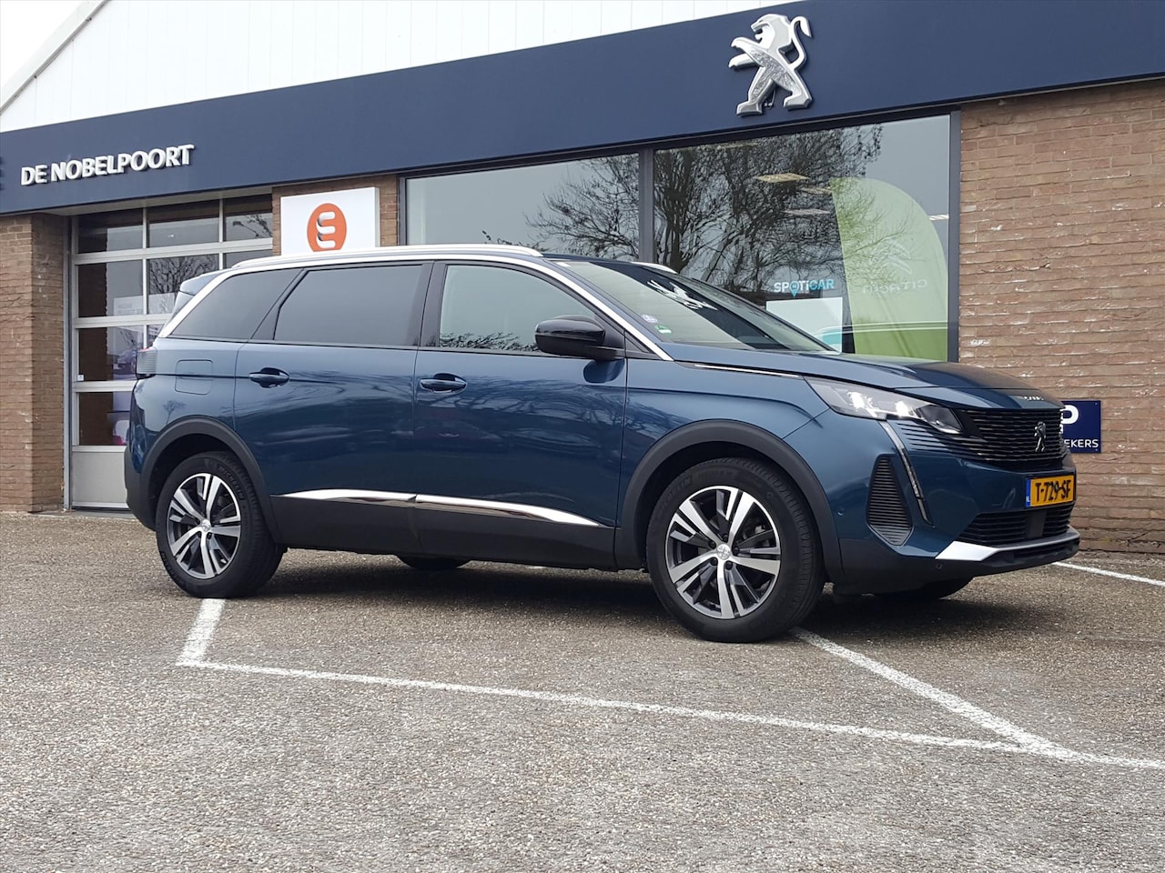 Peugeot 5008 - 1.2 130pk S&S Allure Pack Business 7P Apple Carplay & Android Auto | TREKHAAK | Navi | Ach - AutoWereld.nl
