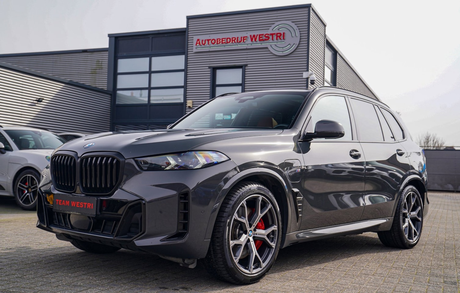 BMW X5 - XDrive50e High Executive | AR CAM | DravitGrau | Panorama | Harman/Kardon | Luxe Leder | M - AutoWereld.nl