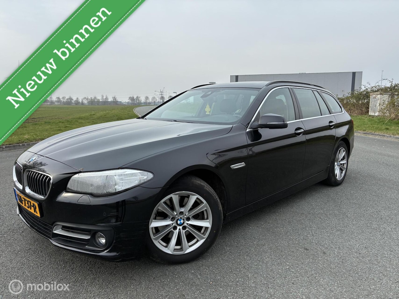 BMW 5-serie Touring - 520d / Panorama / automaat / stoelverw - AutoWereld.nl